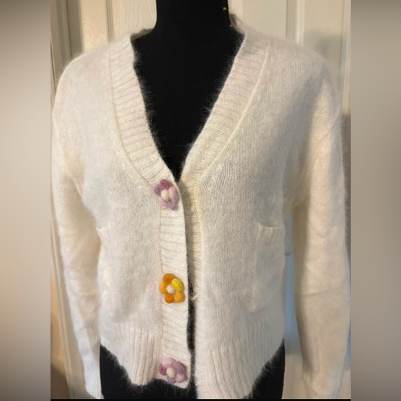 sylphide Sweaters - Elegant White Cardigan with Floral Buttons